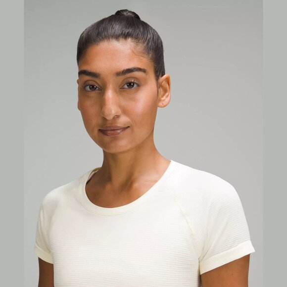 Lululemon Athletica Off white Swiftly Tech Short-Sleeve Shirt Size 6 2645 - Picture 2 of 11